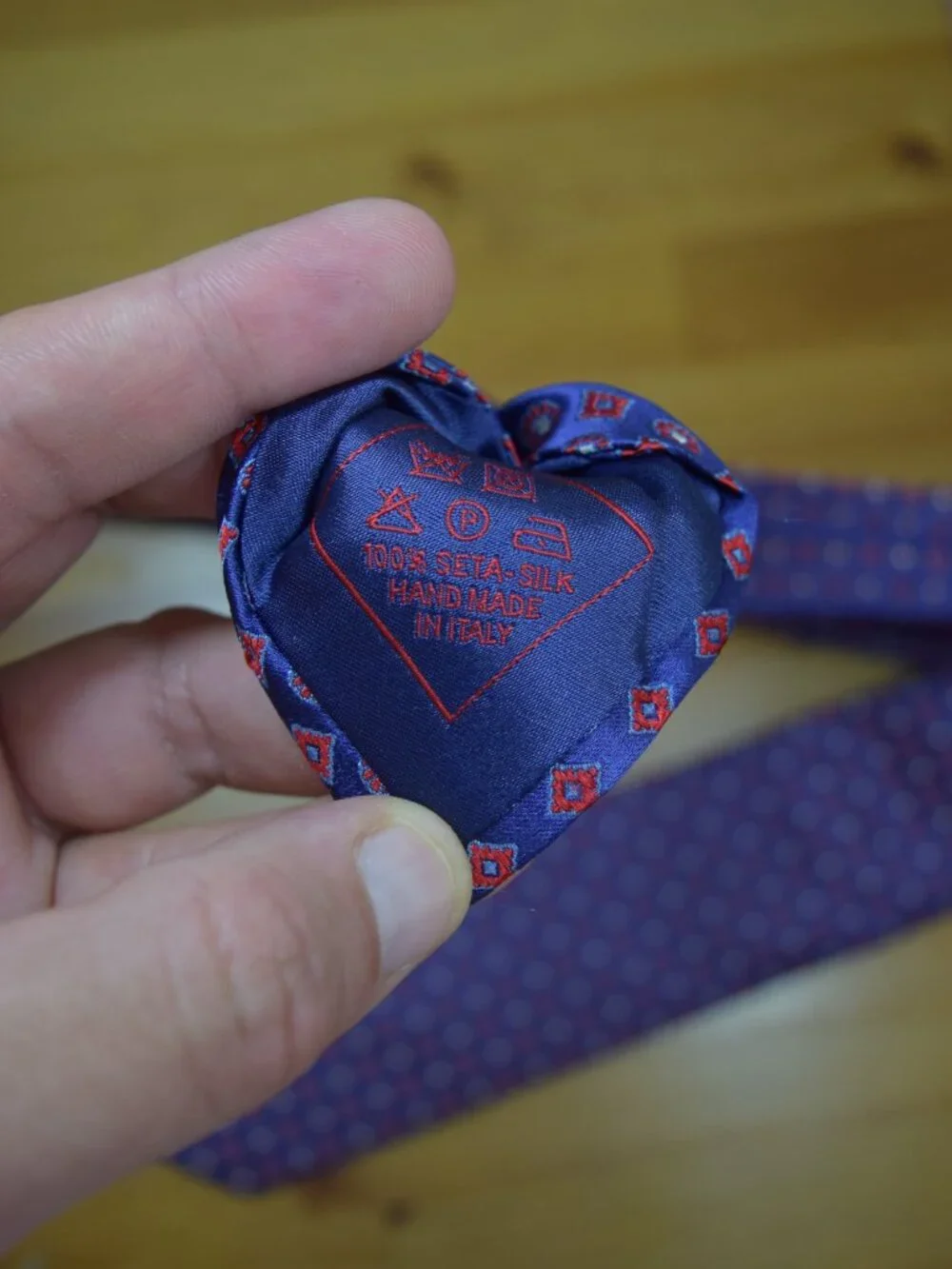 $550 BRIONI Navy Blue Red Aqua Geometric Medallion Handmade Italy Silk Neck Tie